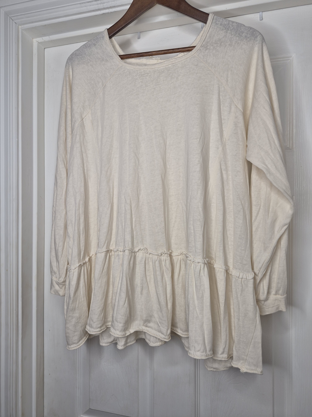 Easel Women’s Relaxed Peplum Long-Sleeve Top - Cream Medium